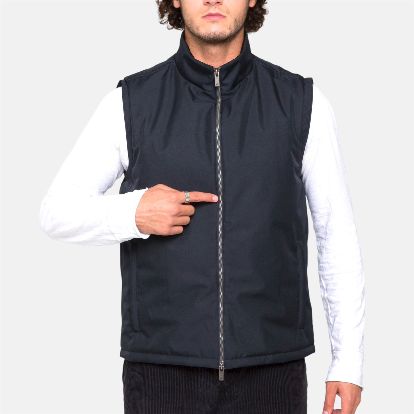 veste V007 VEST PARIS : protection anti couteau et pare-balles IIIA de face, confortable face aux menaces