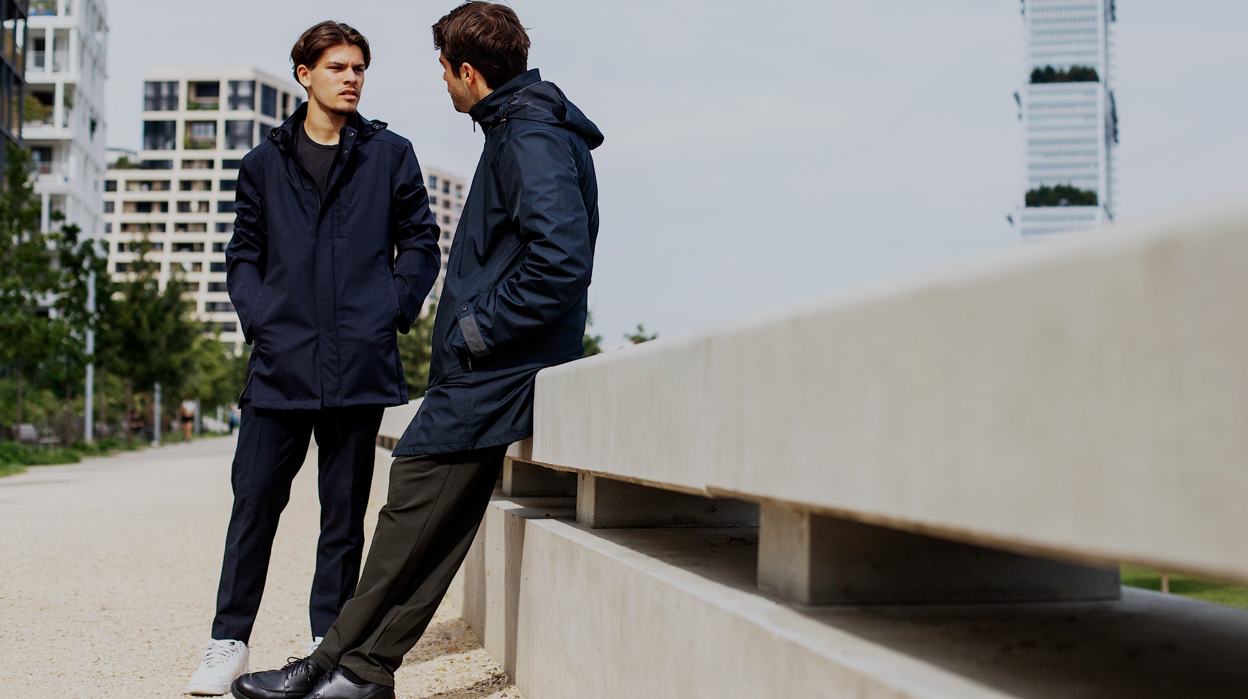 Vêtement technique imperméable homme élégant
