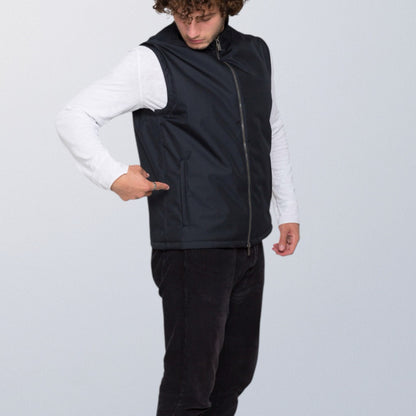 Veste anti couteau et pare-balles V007 : la protection personnelle haut de gamme vue de profil 