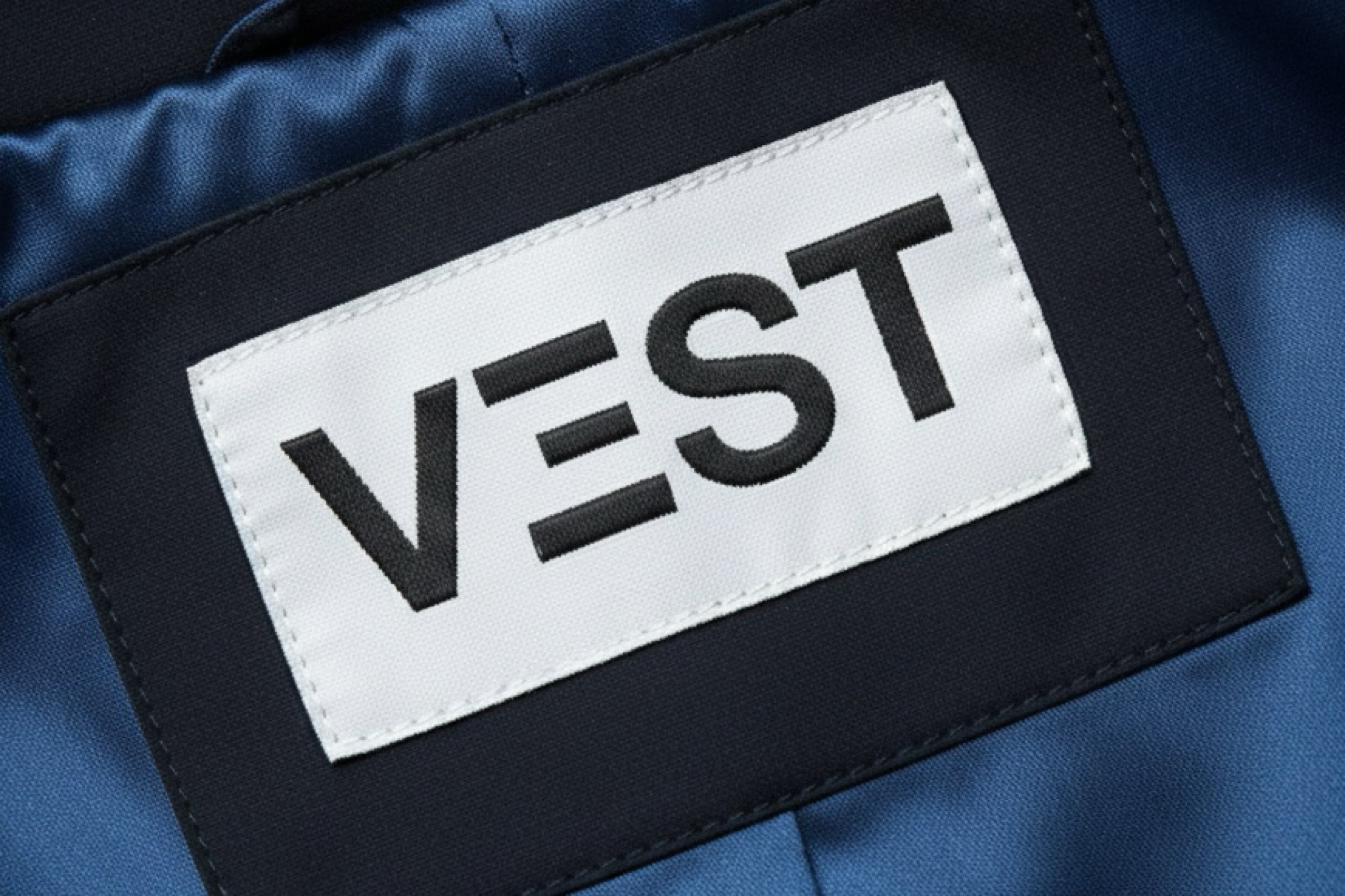 Savoir-faire VEST PARIS : atelier français de conception de vestes moto, pare-balles et anti-couteau avec Kevlar, SAS TEC, Loro Piana et technologie RESCUE Majocchi