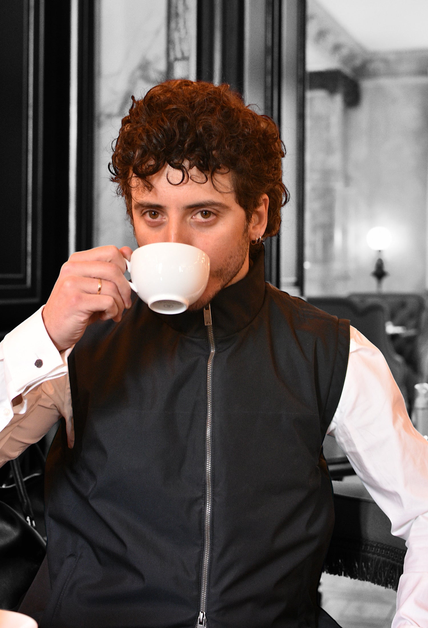 Location gilet pare-balles et anti-couteau discret pour les VIP, choisir la veste V007 VEST PARIS