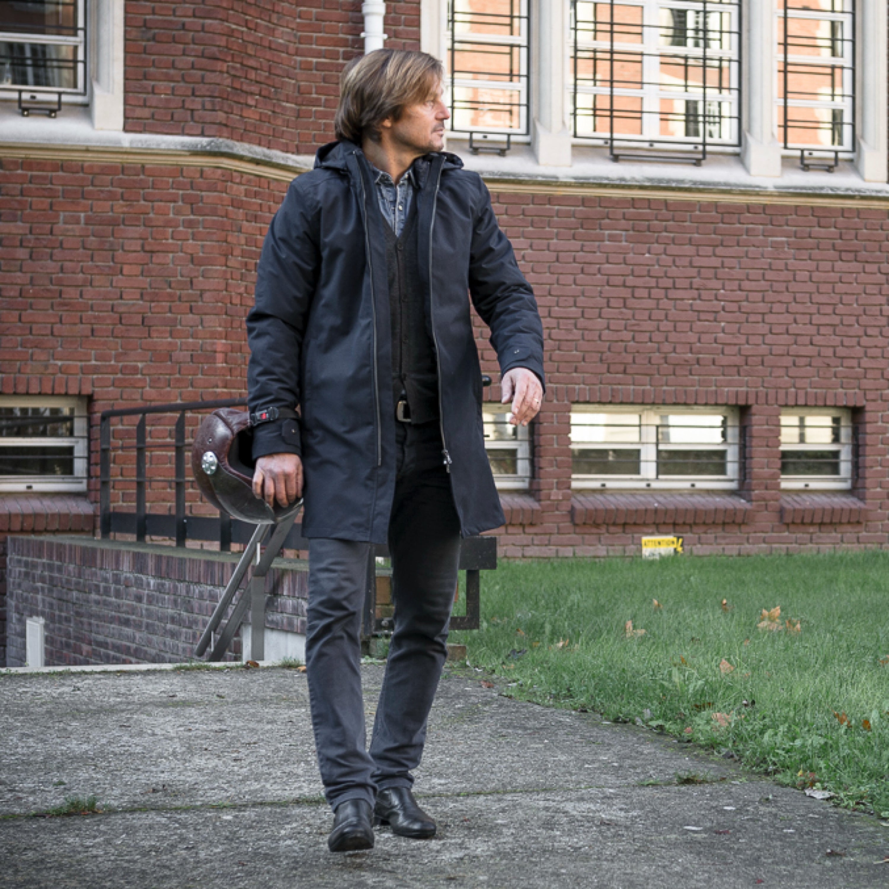 veste moto imperméable et chaude haut de gamme à porter avec un costume V1 VEST PARIS