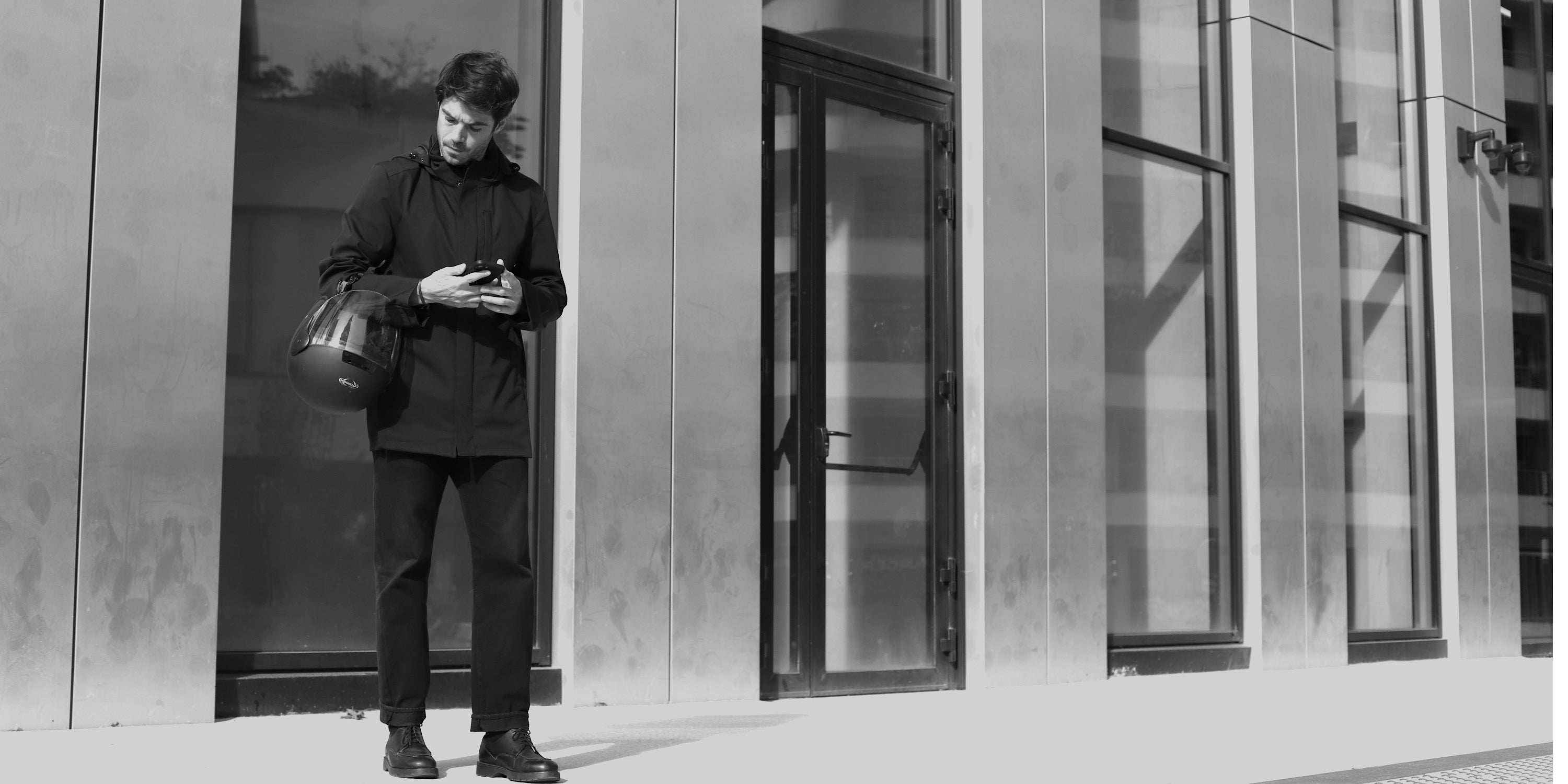 Veste moto imperméable chaude et élégante homme avec protections moto à porter avec un costume VEST PARIS