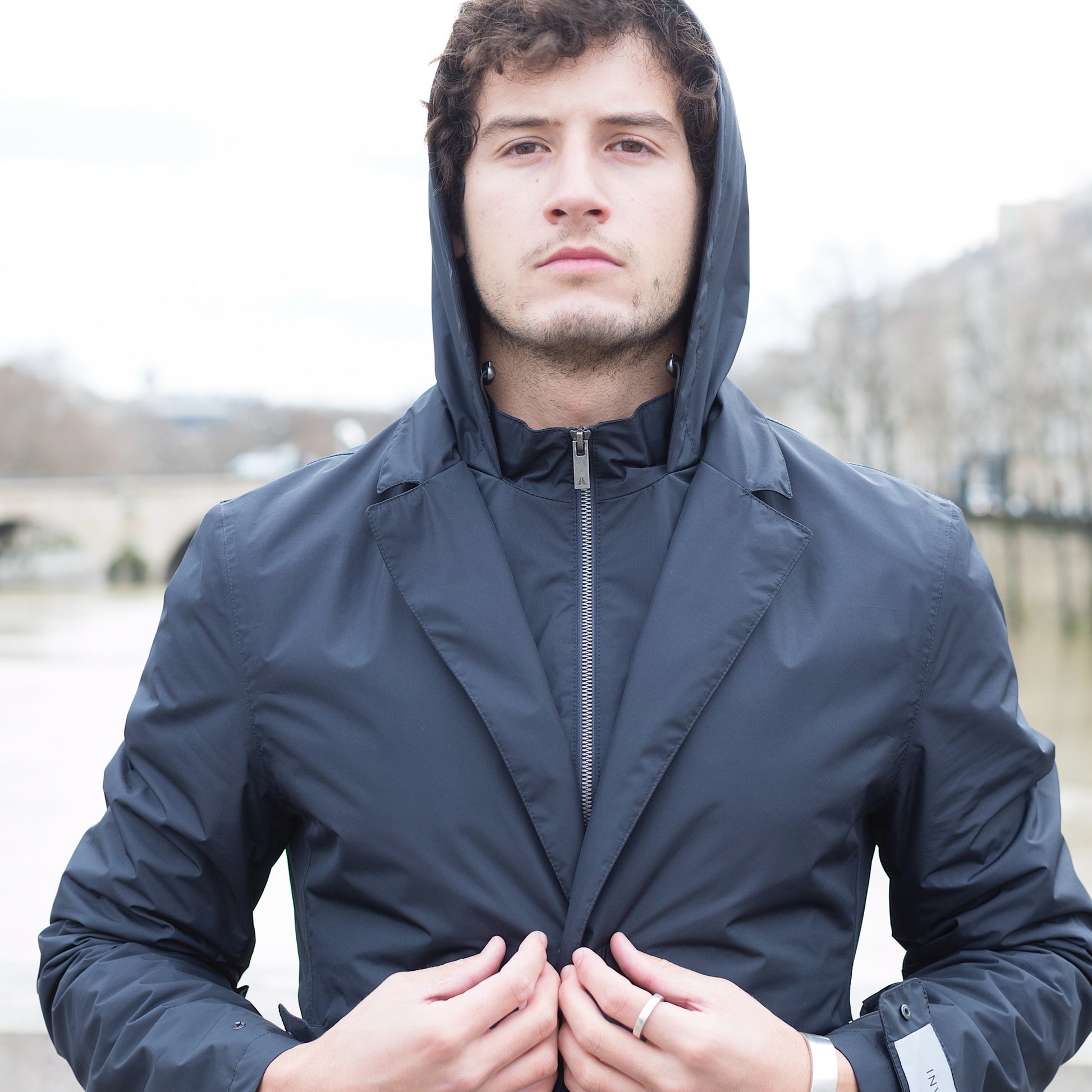 Veste moto imperméable élégante V68-02 VEST PARIS, design costume et protections moto SAS TEC