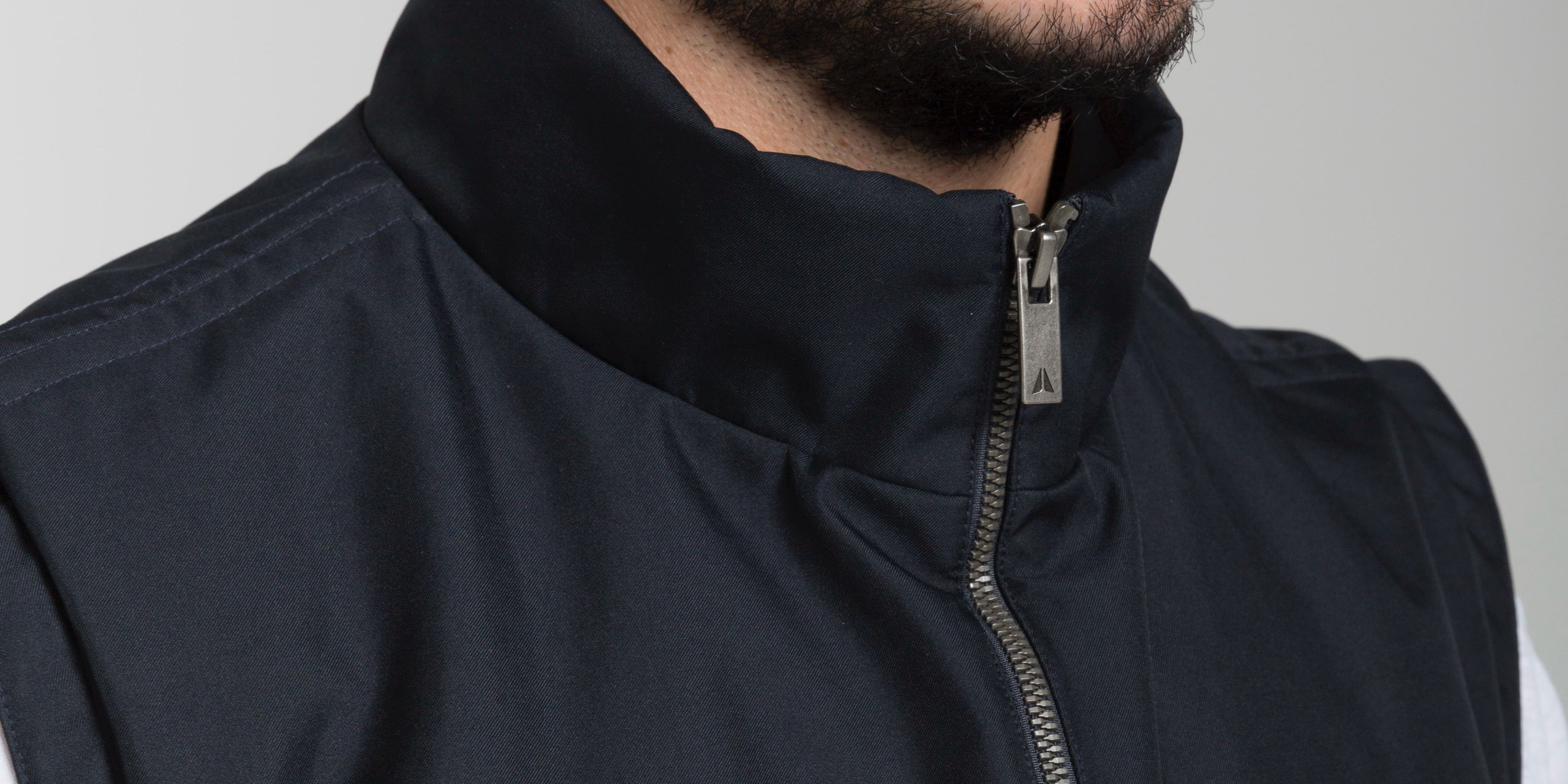 Louer un gilet pare-balles et anti-couteau V007 VEST PARIS, protection urbaine discrète